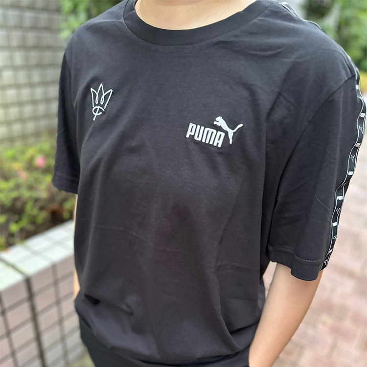 PUMA×FRONTALE ESS TAPE Tシャツ