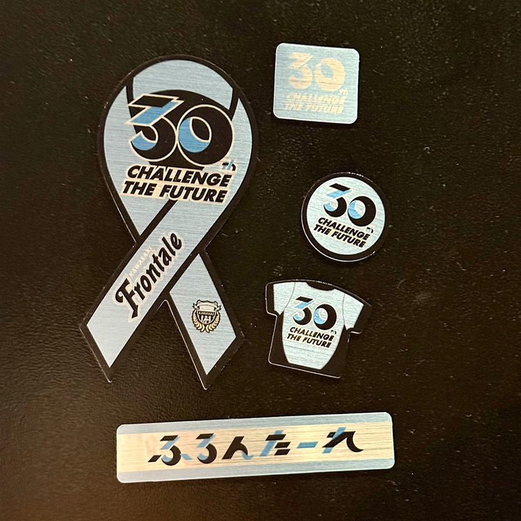 26フォトフレームリボンマグネット(30周年)