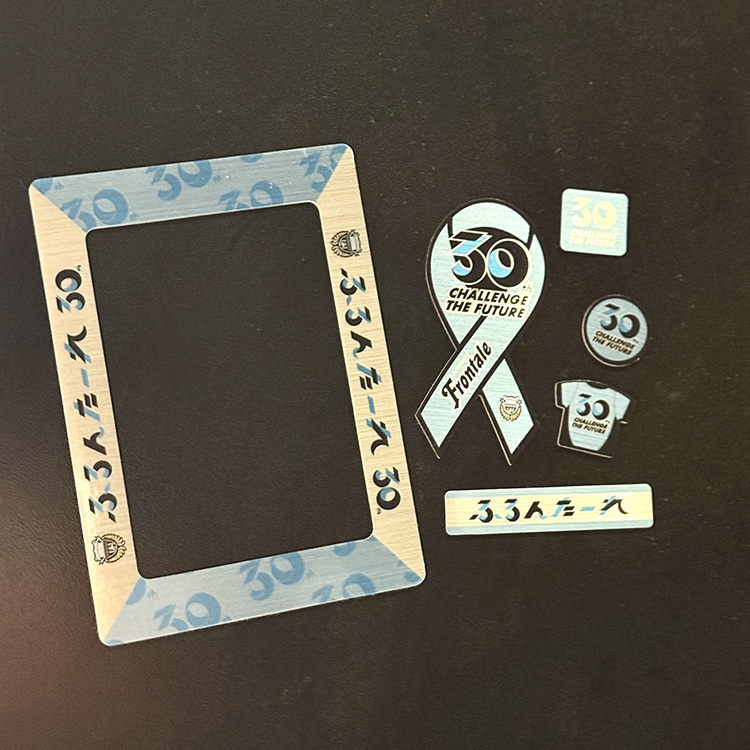 26フォトフレームリボンマグネット(30周年)