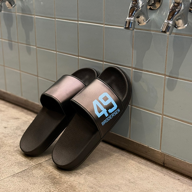 26プレイヤーシャワーサンダル