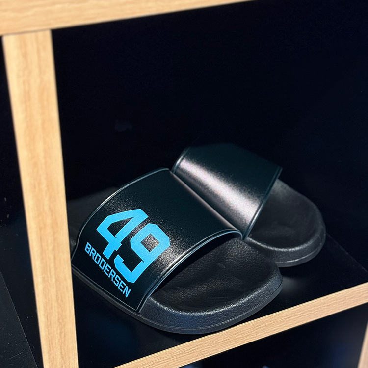 26プレイヤーシャワーサンダル