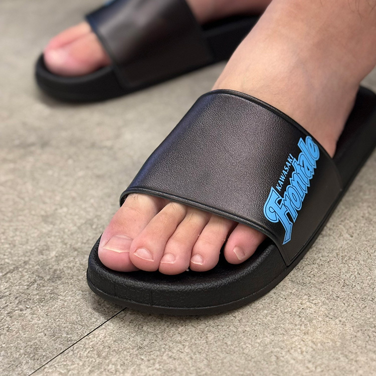 26プレイヤーシャワーサンダル