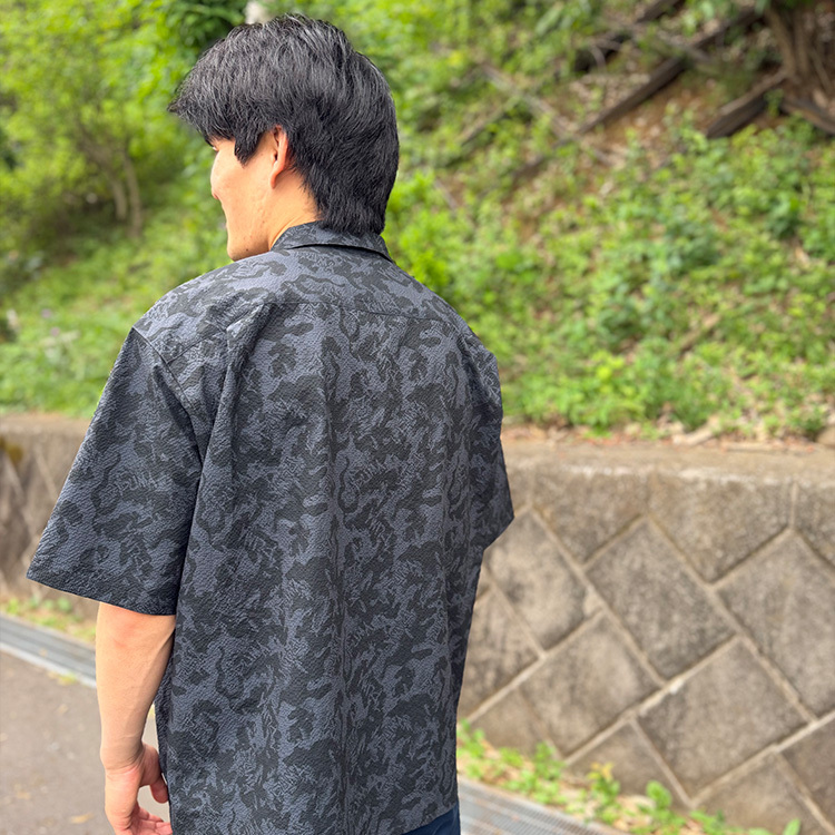 【PUMA】ESS ELEVATED ウーブン AOP SS シャツ